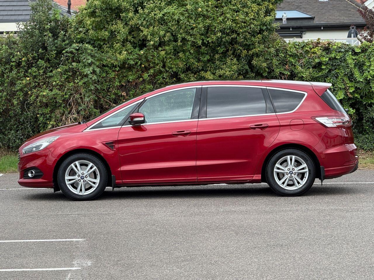Ford S-Max view 4