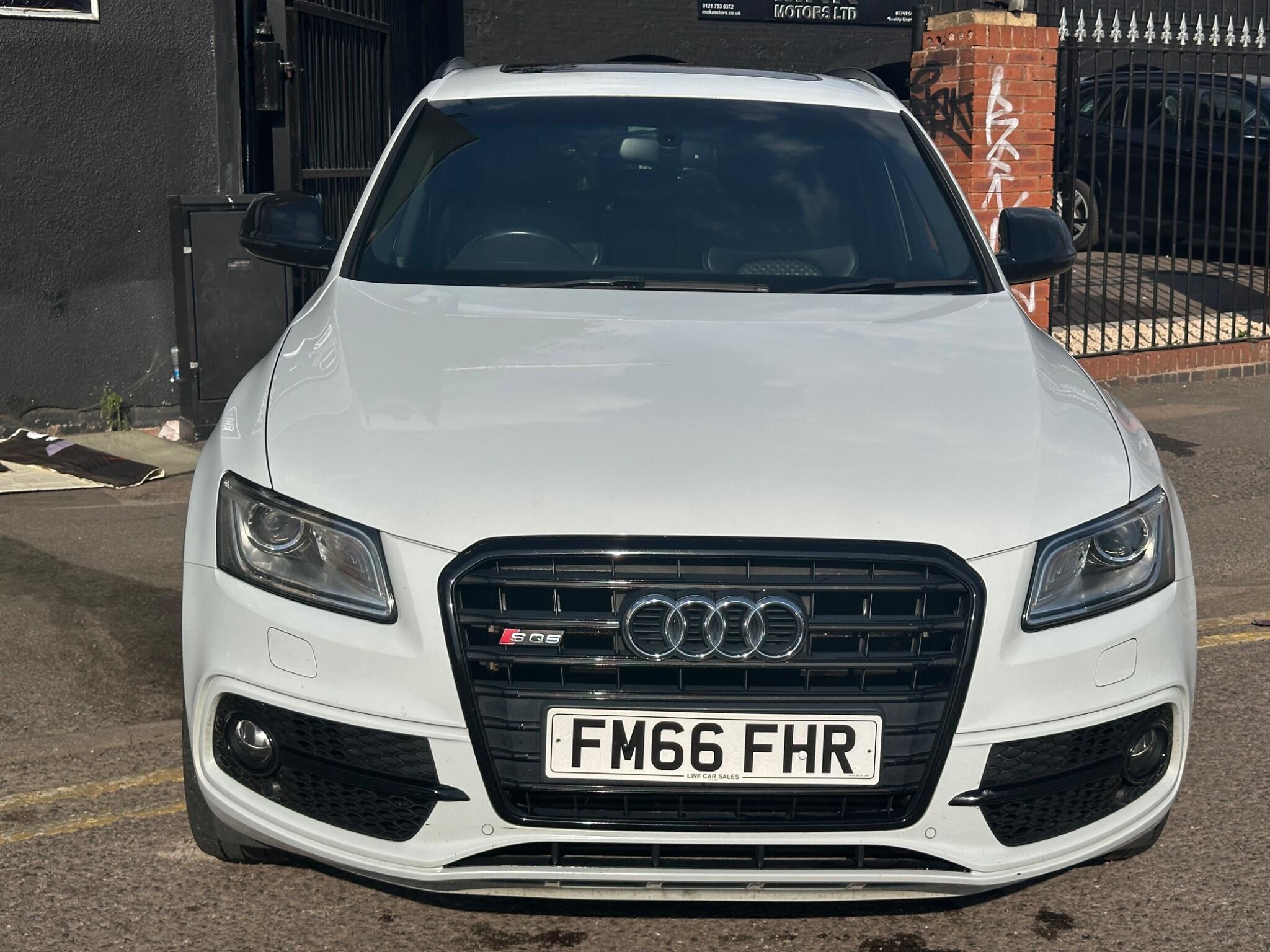 Audi SQ5 view 2