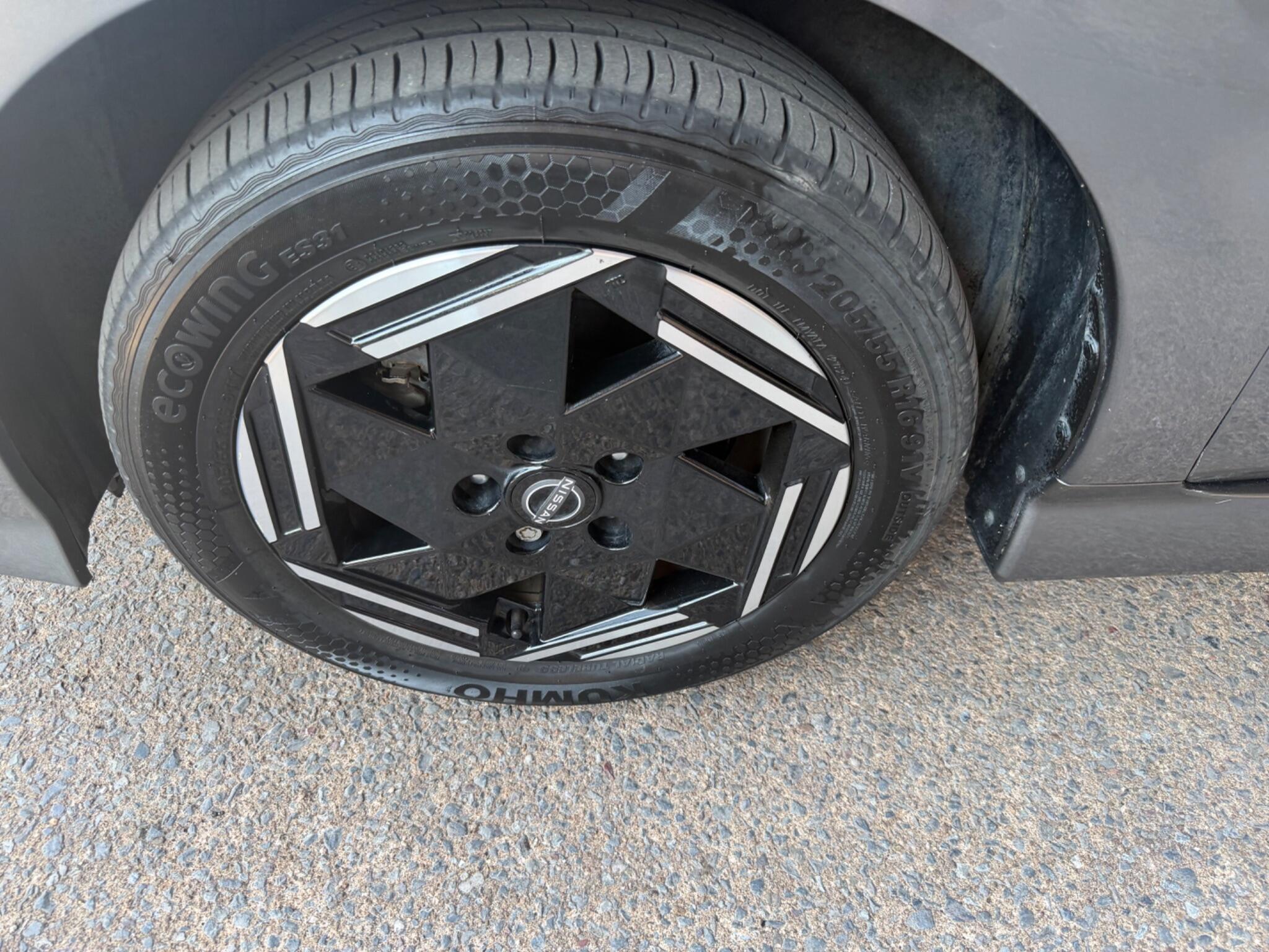 Nissan Leaf view 10
