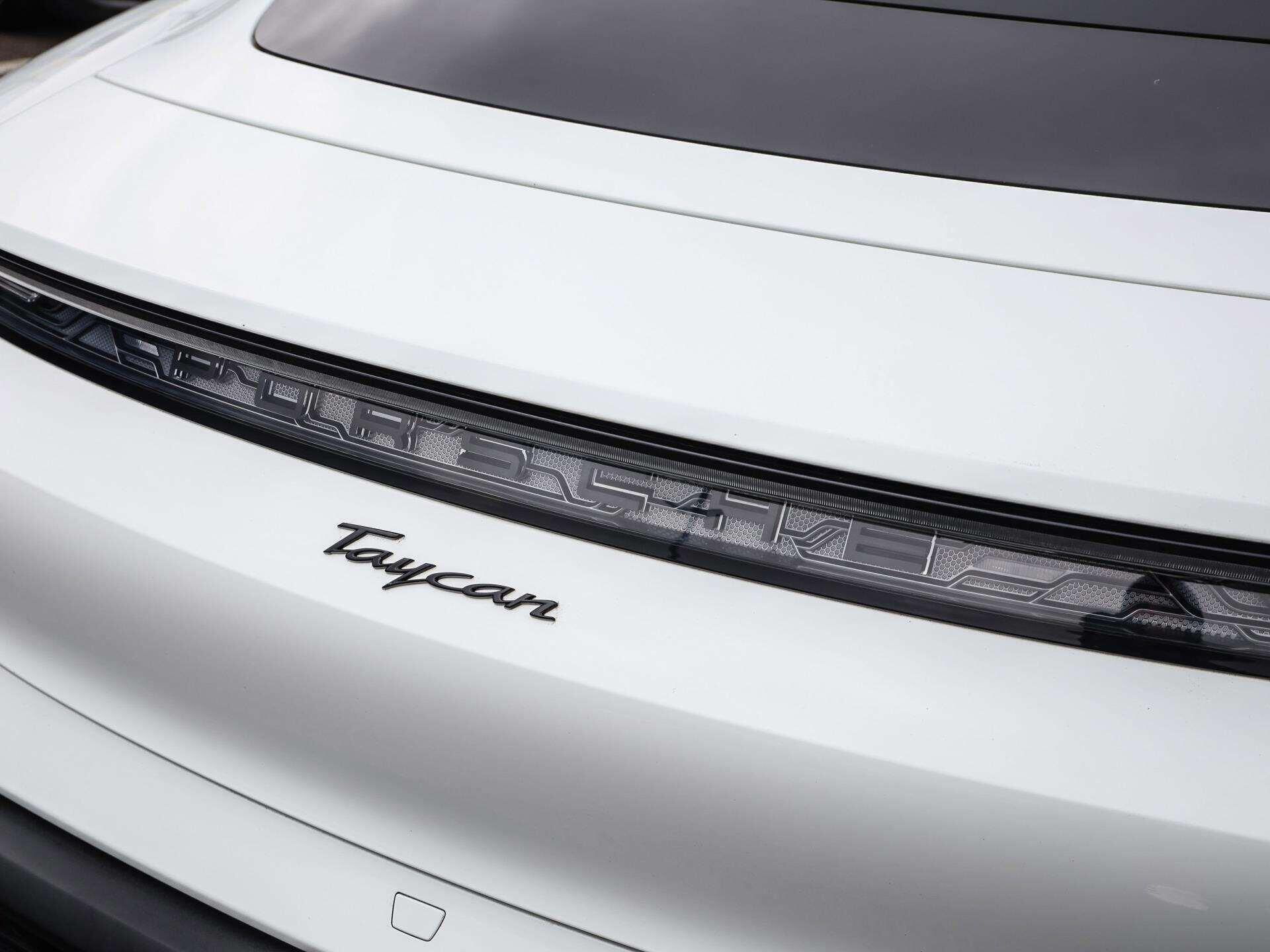 Porsche Taycan view 28