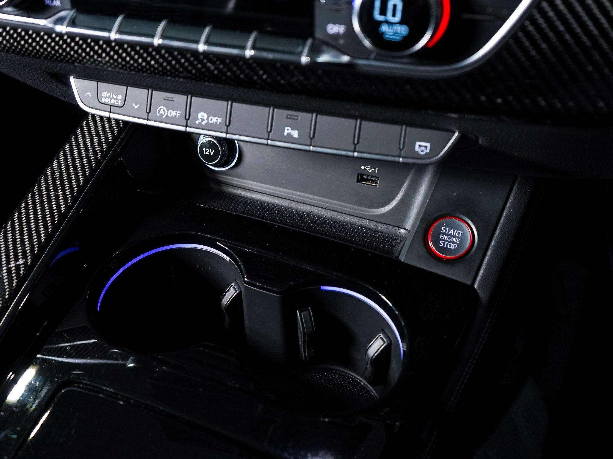 Audi RS4 view 22