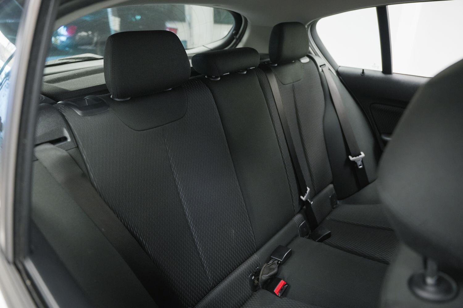 BMW 1 Series view 10