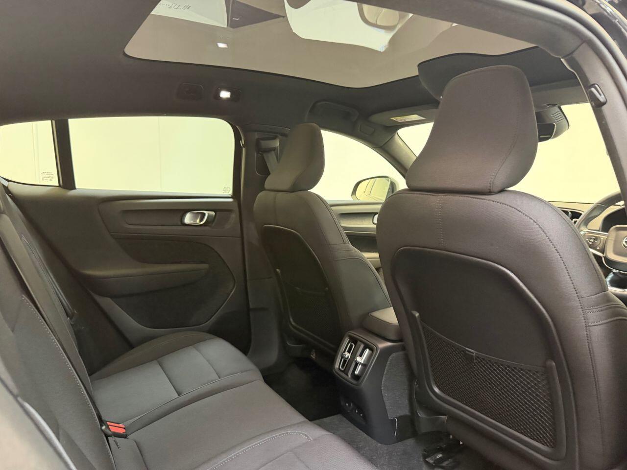 Volvo C40 view 27