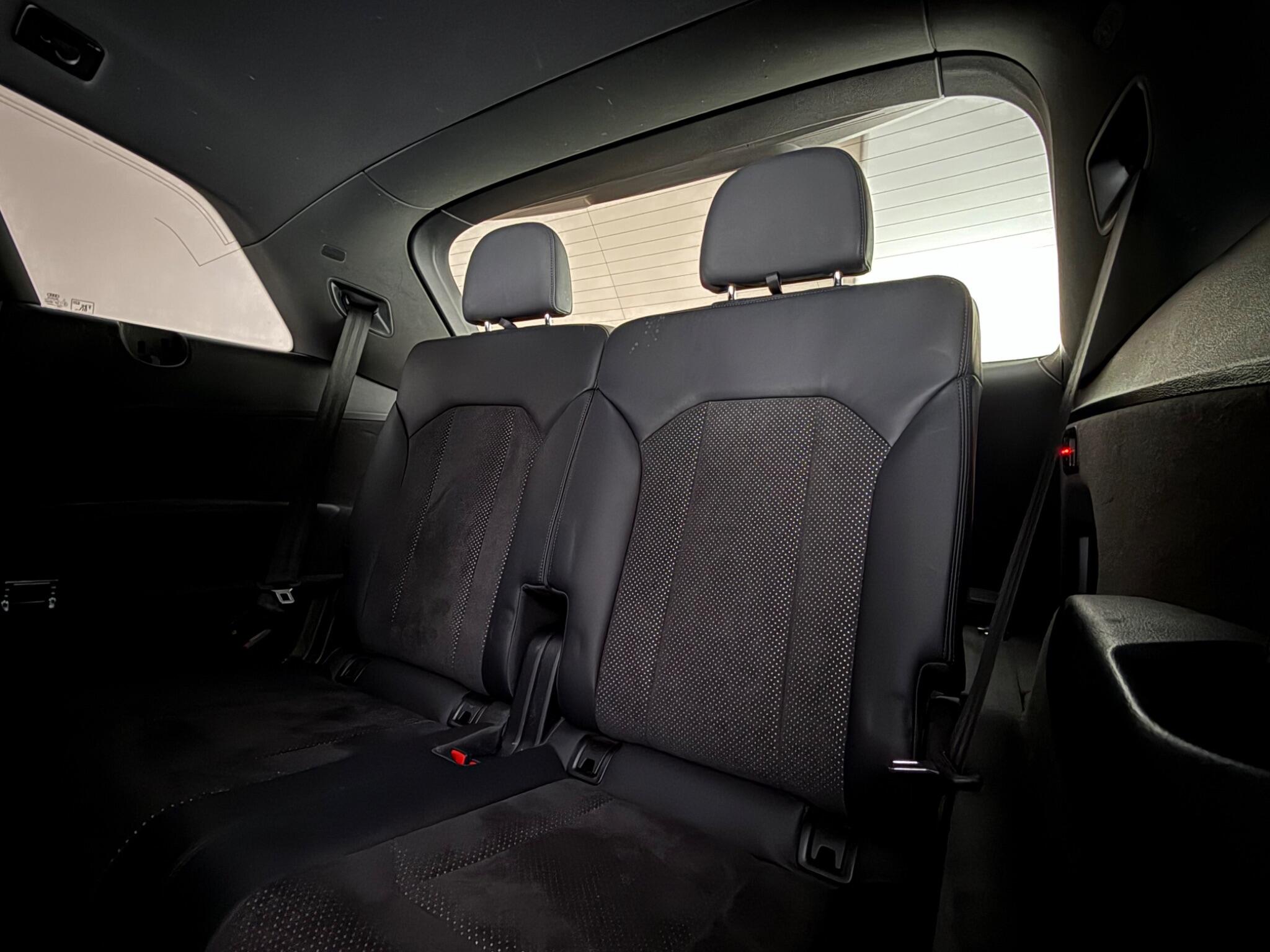 Audi Q7 view 35
