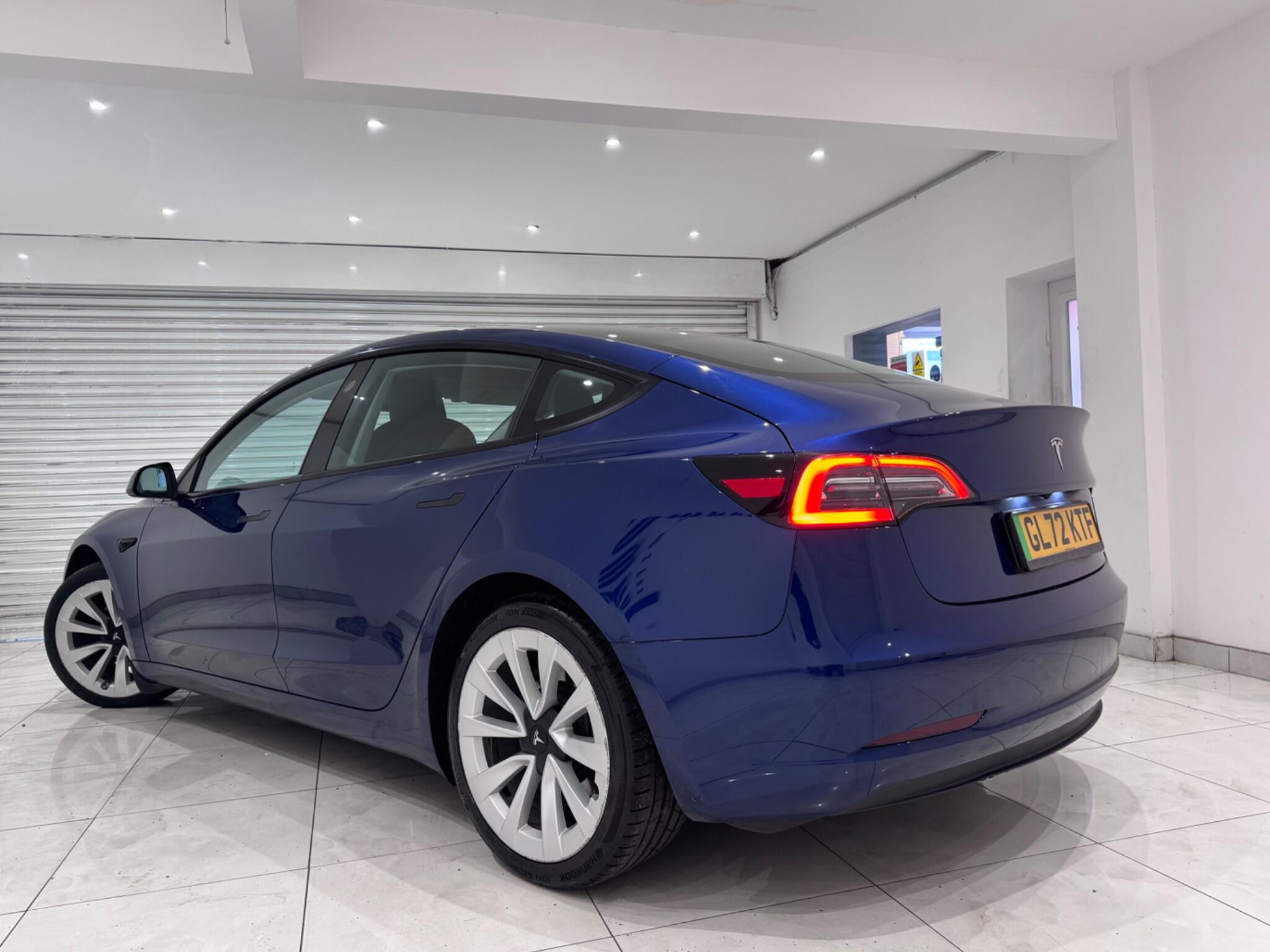 Tesla Model 3 view 4