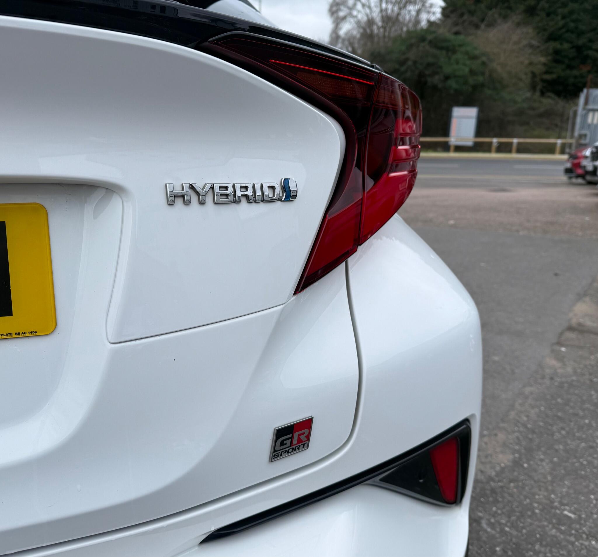 Toyota C-HR view 33