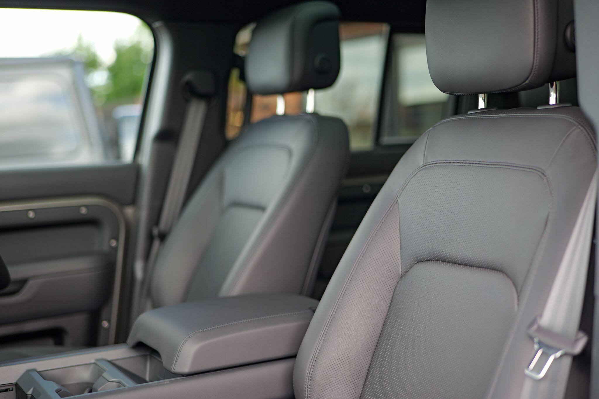 Land Rover Defender view 26
