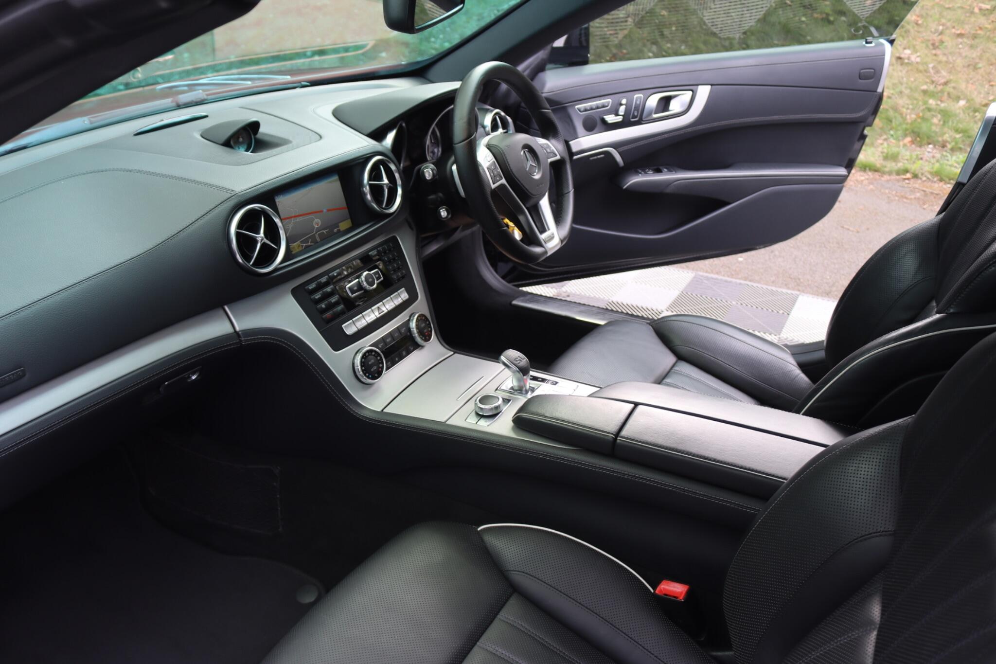 Mercedes-Benz SL view 33