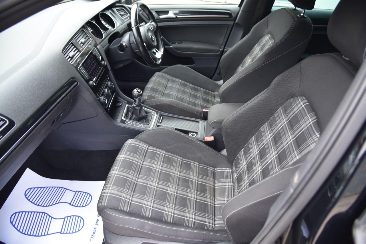 Volkswagen Golf view 19