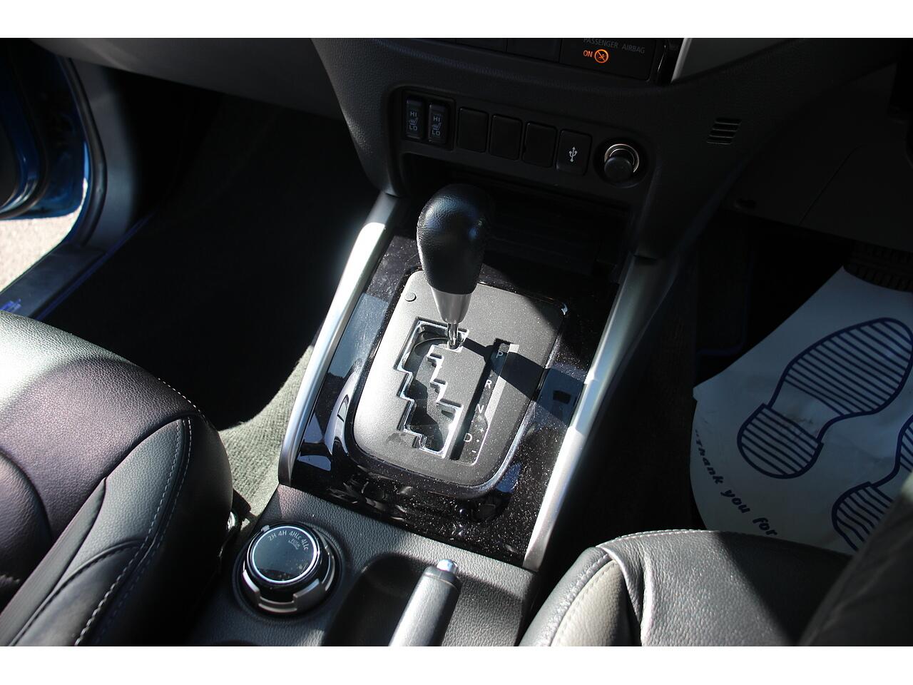 Mitsubishi L200 view 17