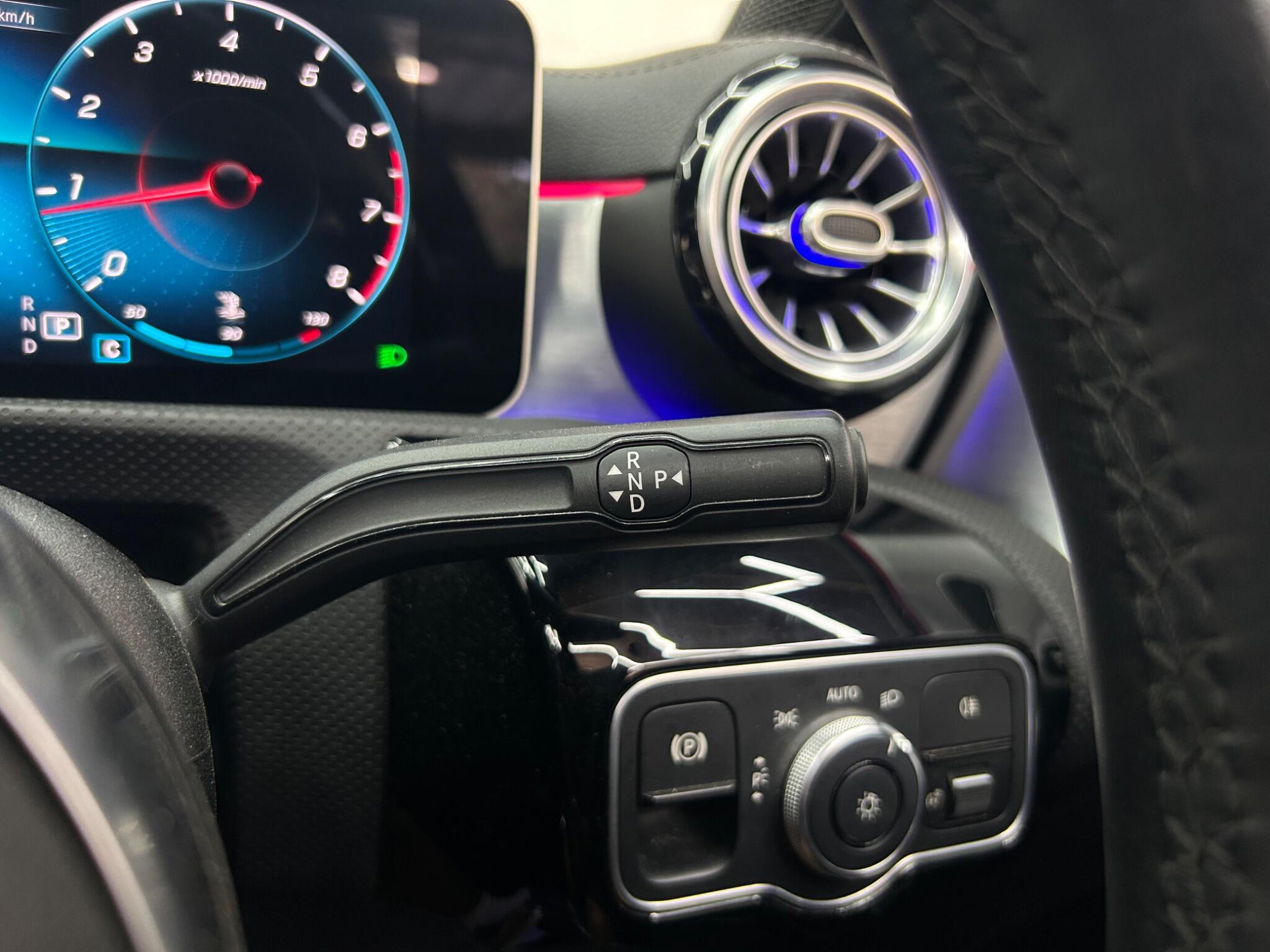 Mercedes-Benz Cla view 26