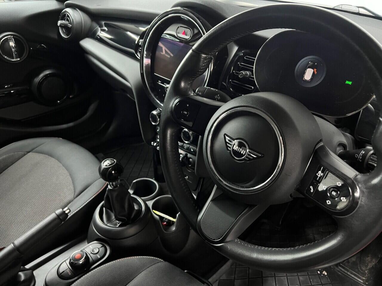 Mini Hatch view 39