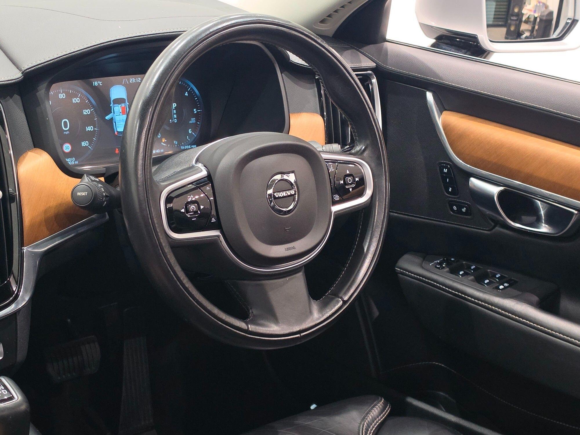 Volvo V90 view 87