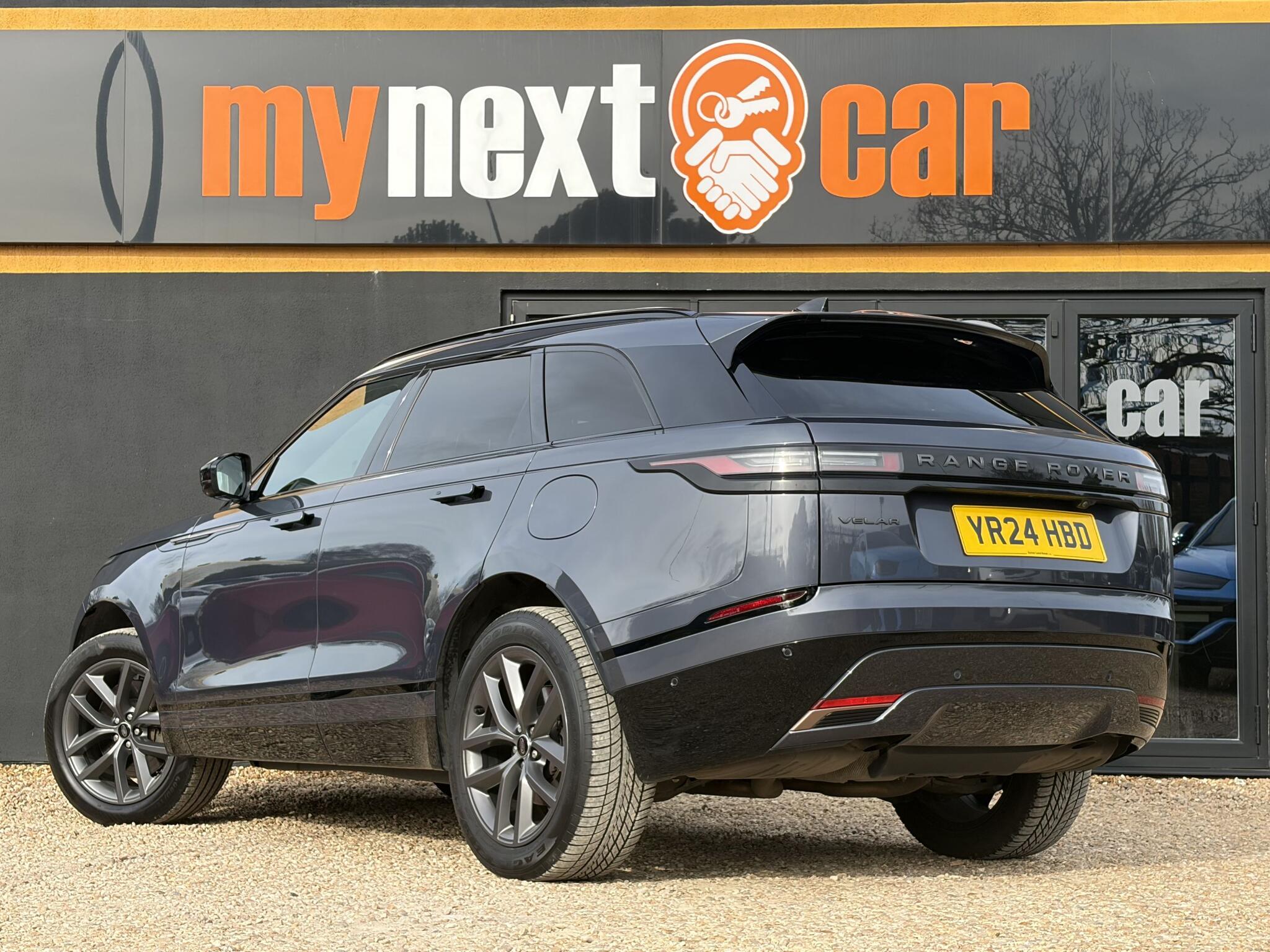Land Rover Range Rover Velar view 6