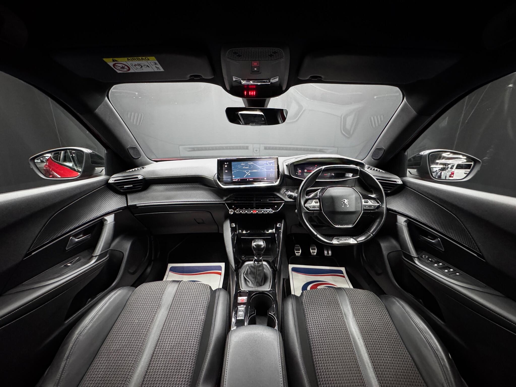 Peugeot 2008 view 17