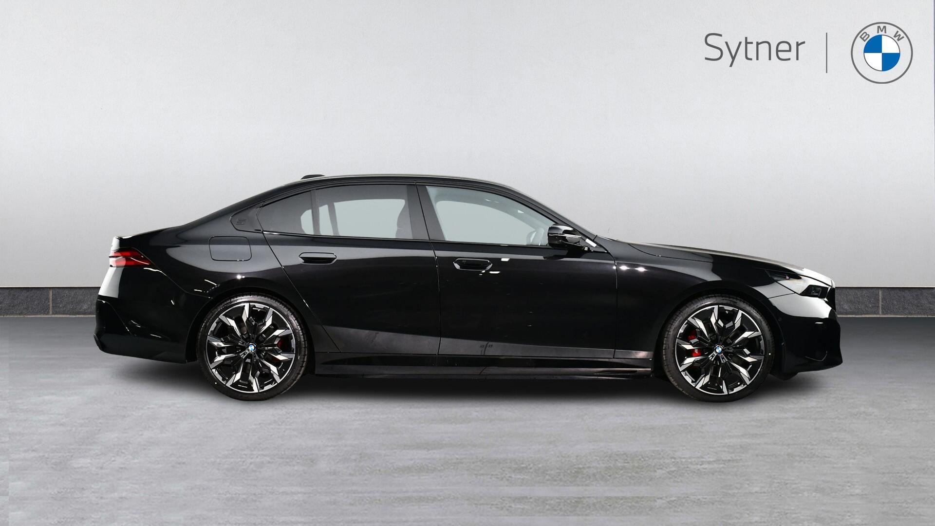 BMW 5 Series view 3