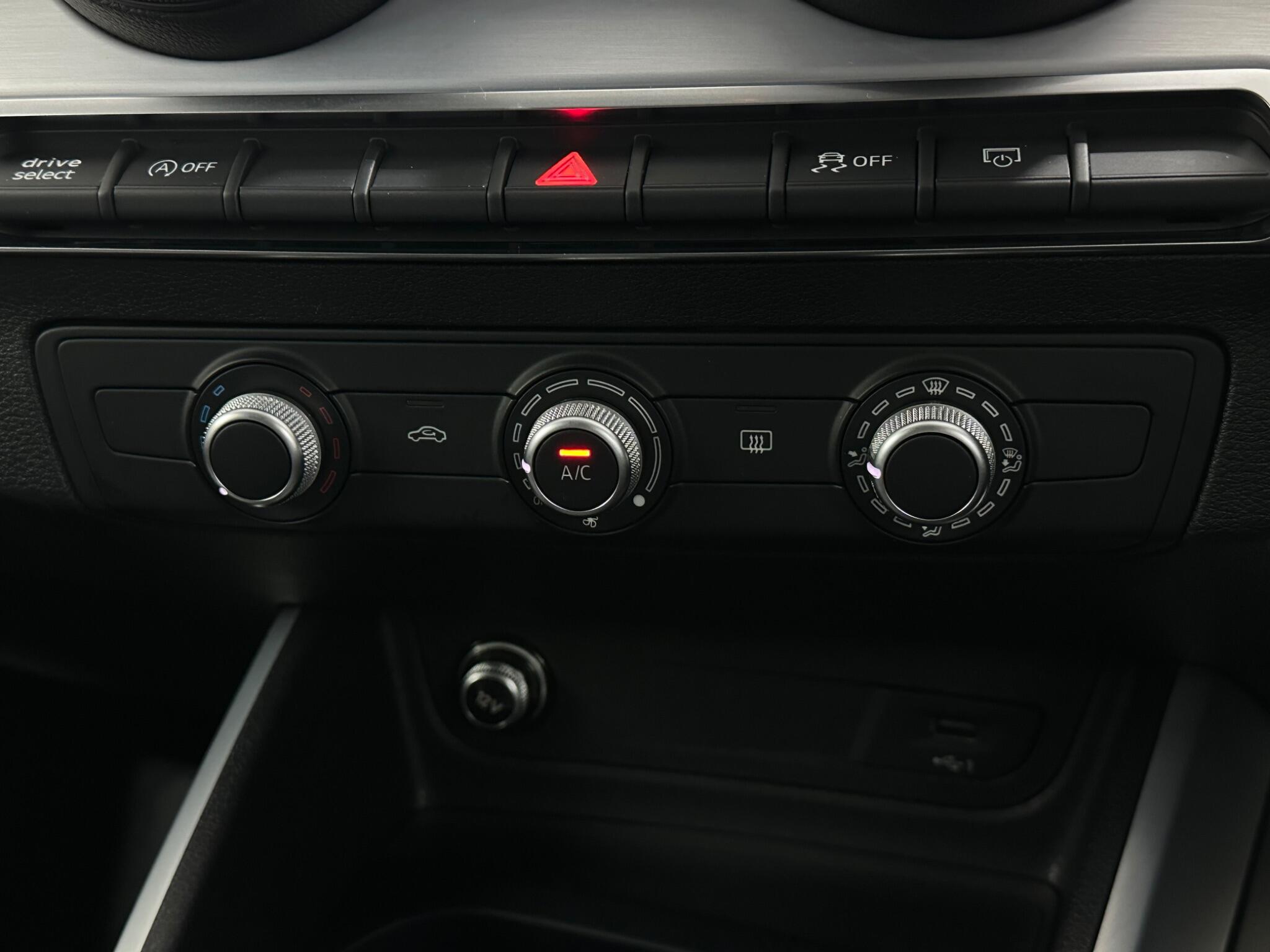 Audi Q2 view 22