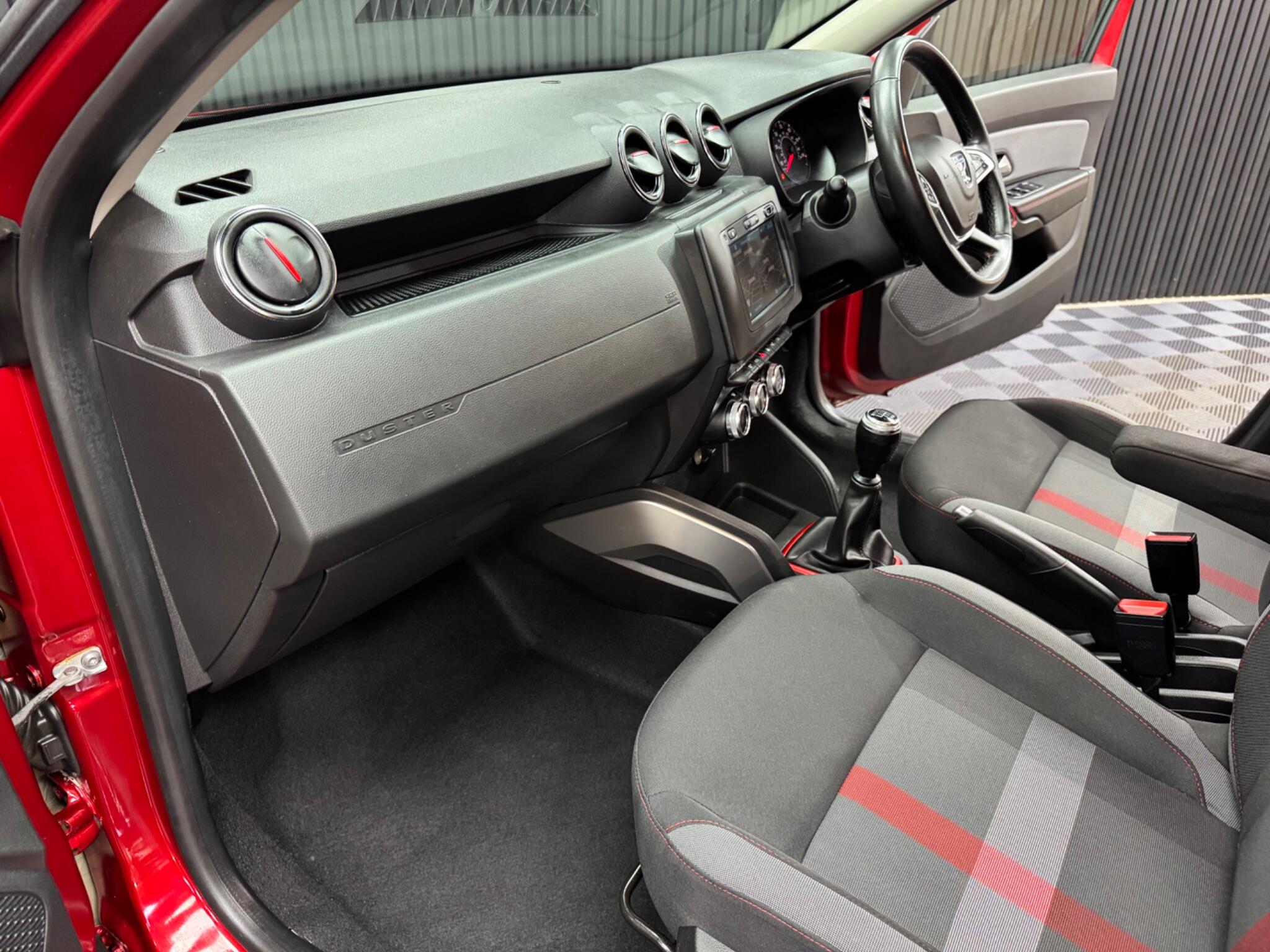 Dacia Duster view 40