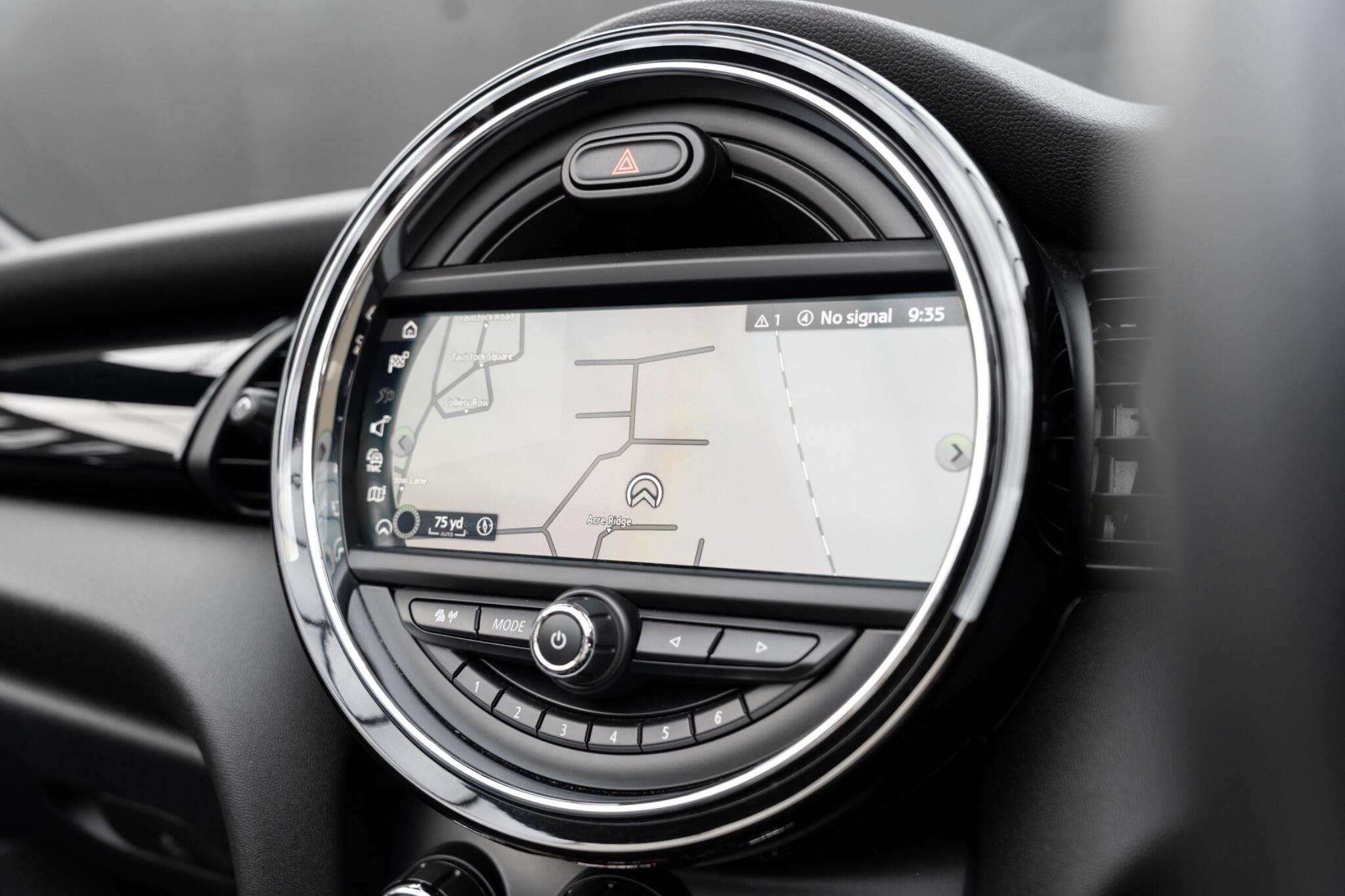 MINI Convertible view 33