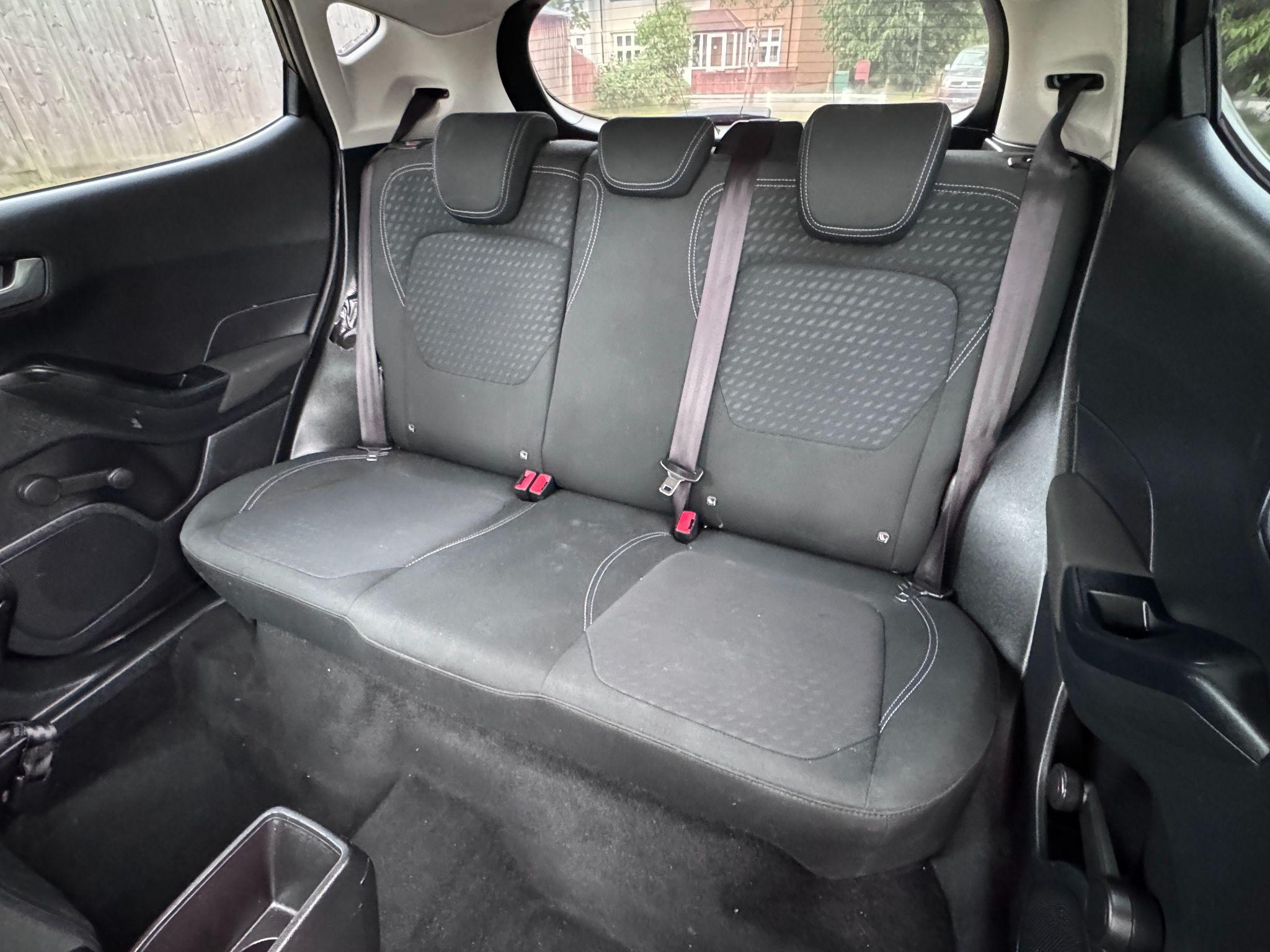 2018 Ford Fiesta image 25