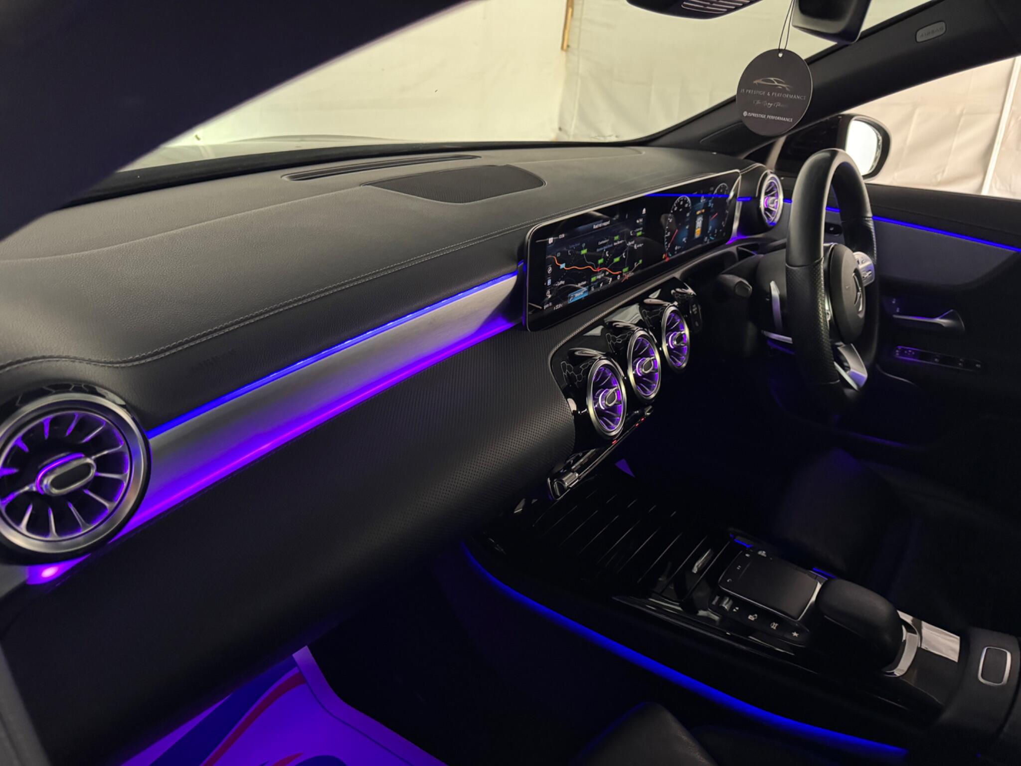 Mercedes-Benz Cla view 40
