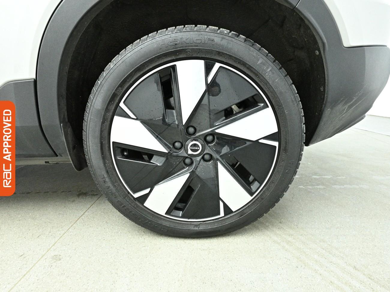 Volvo XC40 view 16