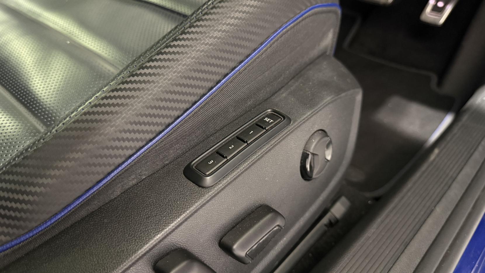 Volkswagen Golf view 30