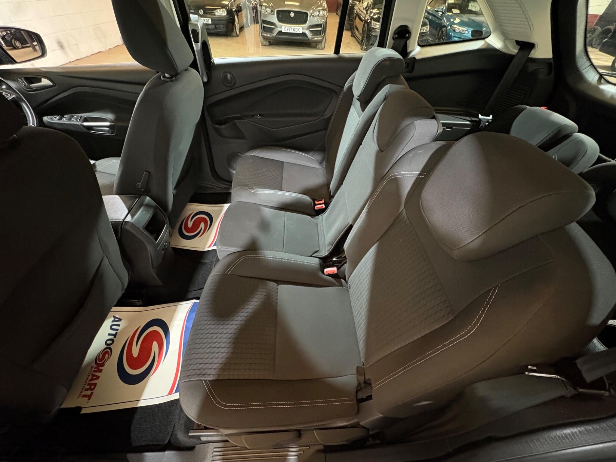 Ford Grand C-Max view 61