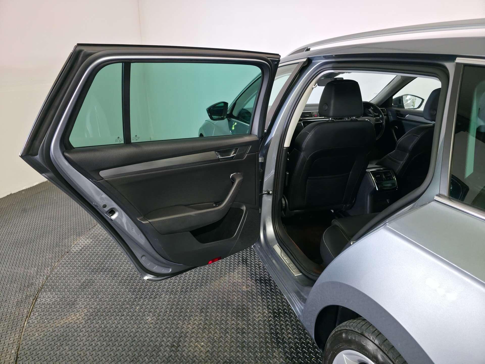 Skoda Superb view 60