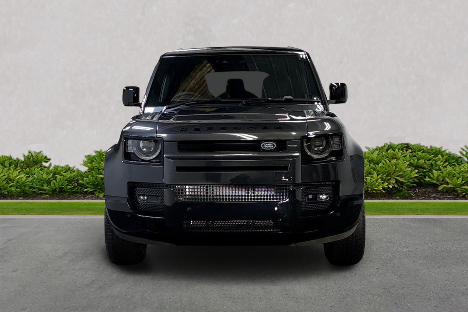 Land Rover Defender view 5