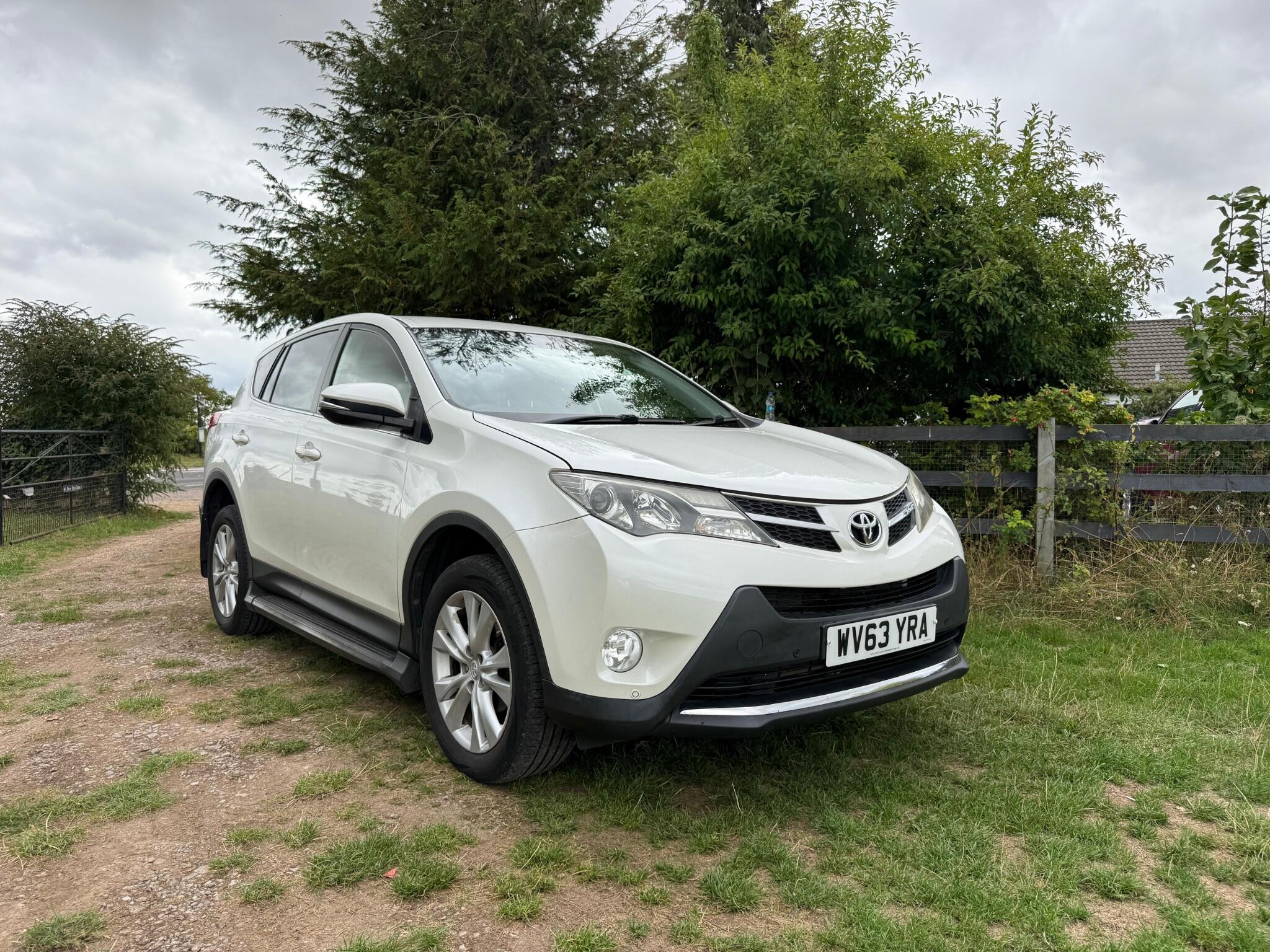 Toyota Rav4 view 16