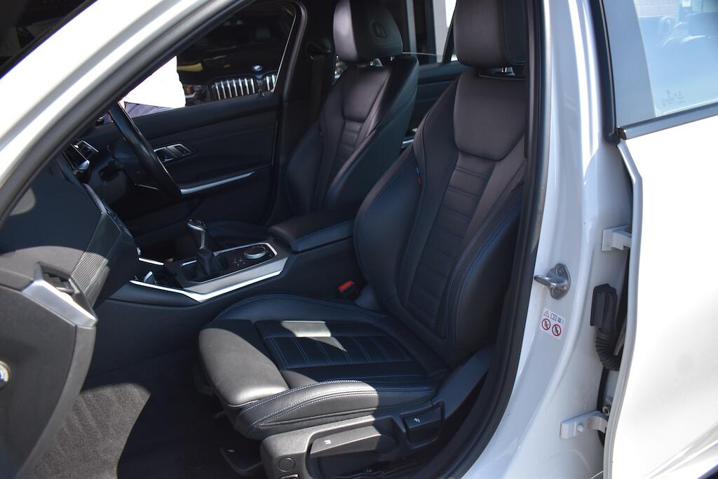 BMW 3 Series view 12
