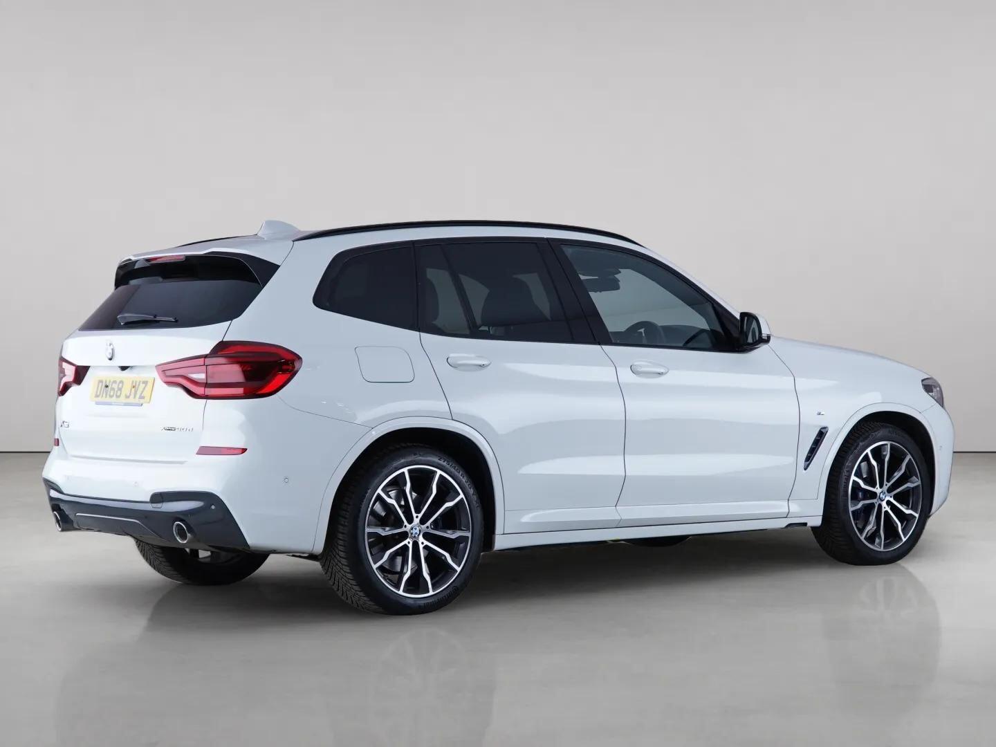 BMW X3 view 8