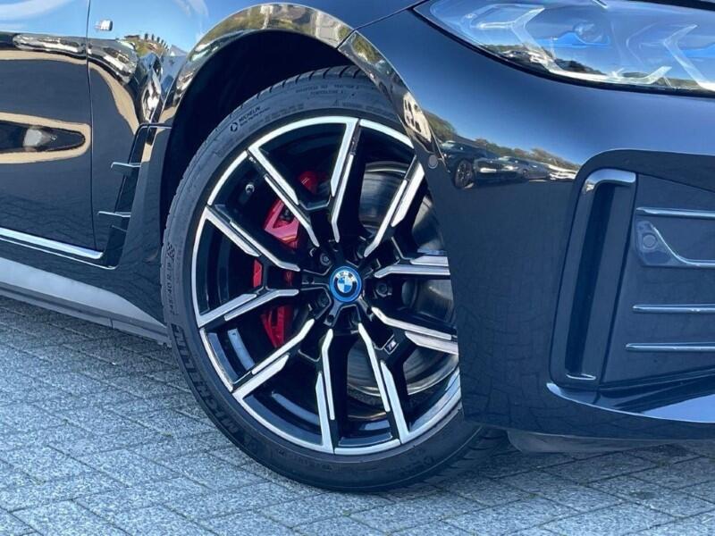 BMW i4 view 42