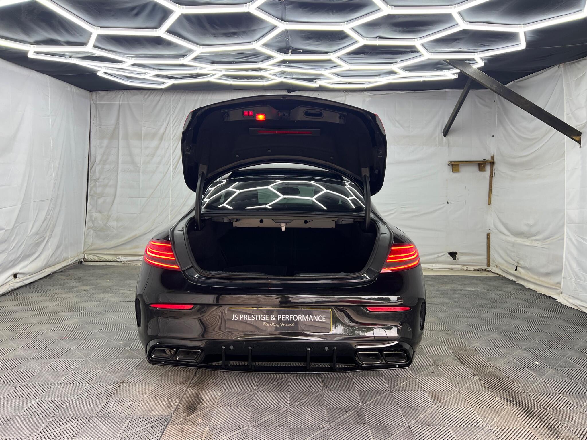 Mercedes-Benz C-Class view 9