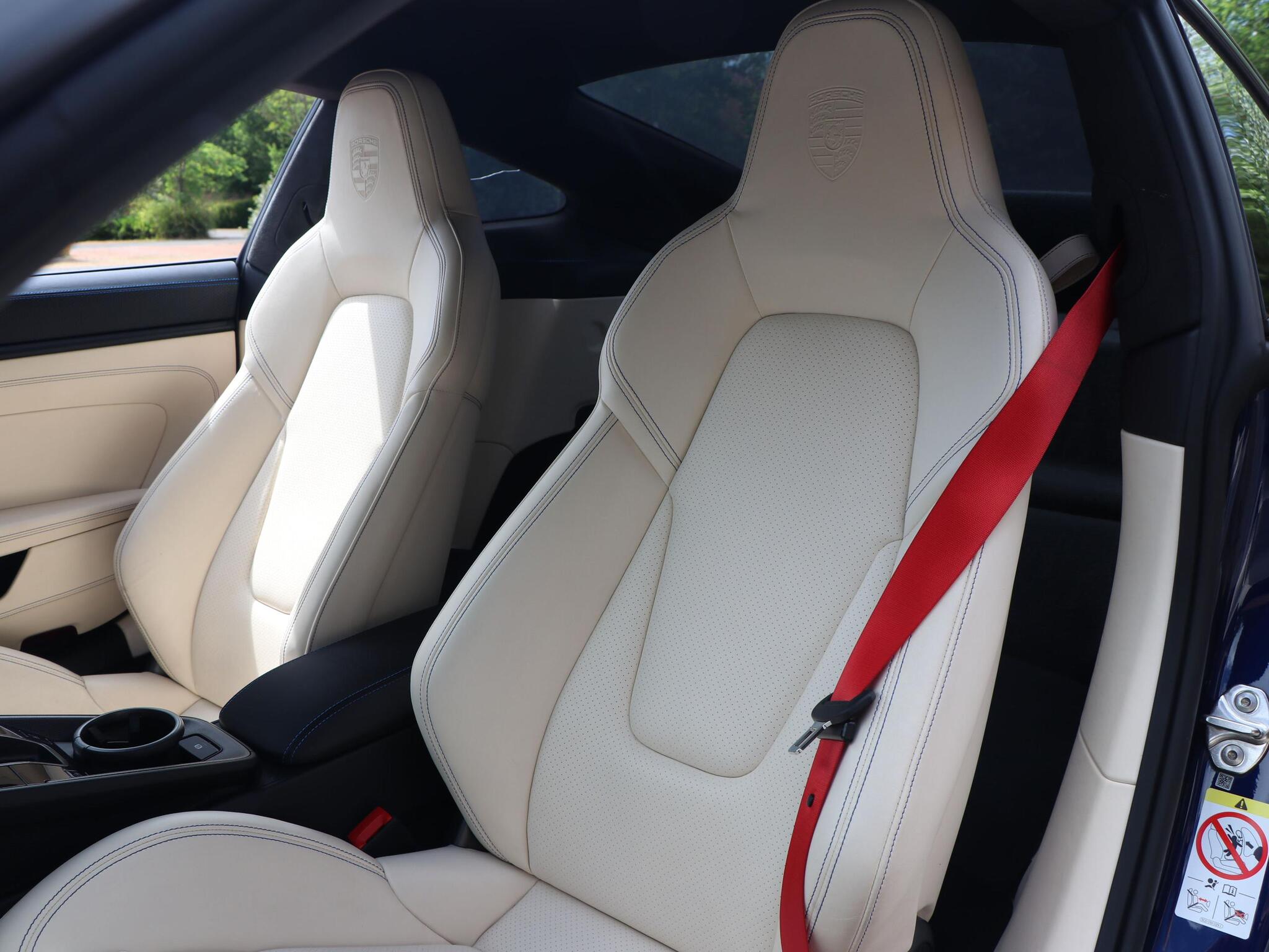 Porsche 911 view 31