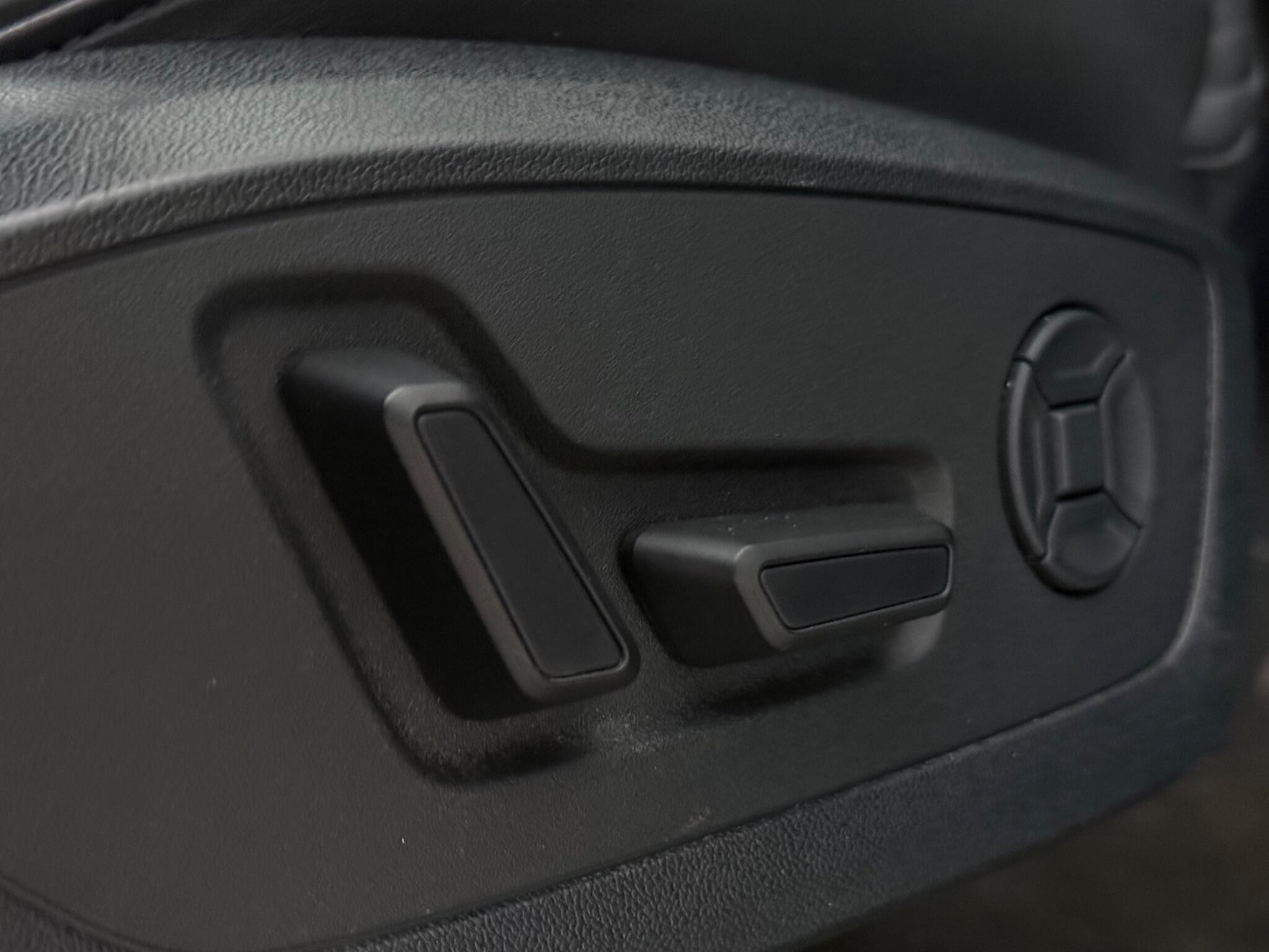 Audi RS Q3 view 41