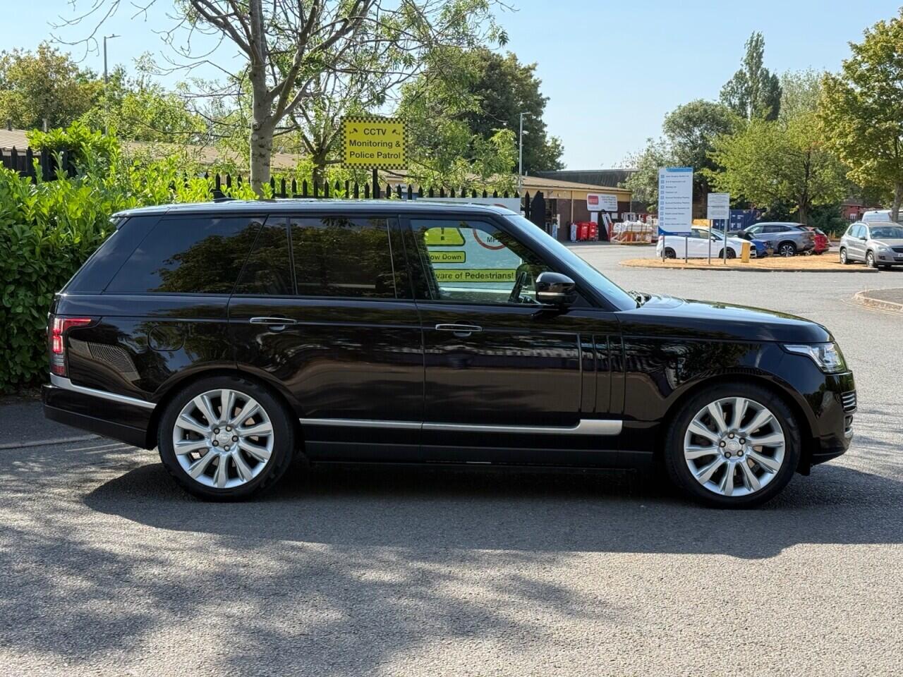 Land Rover Range Rover view 8