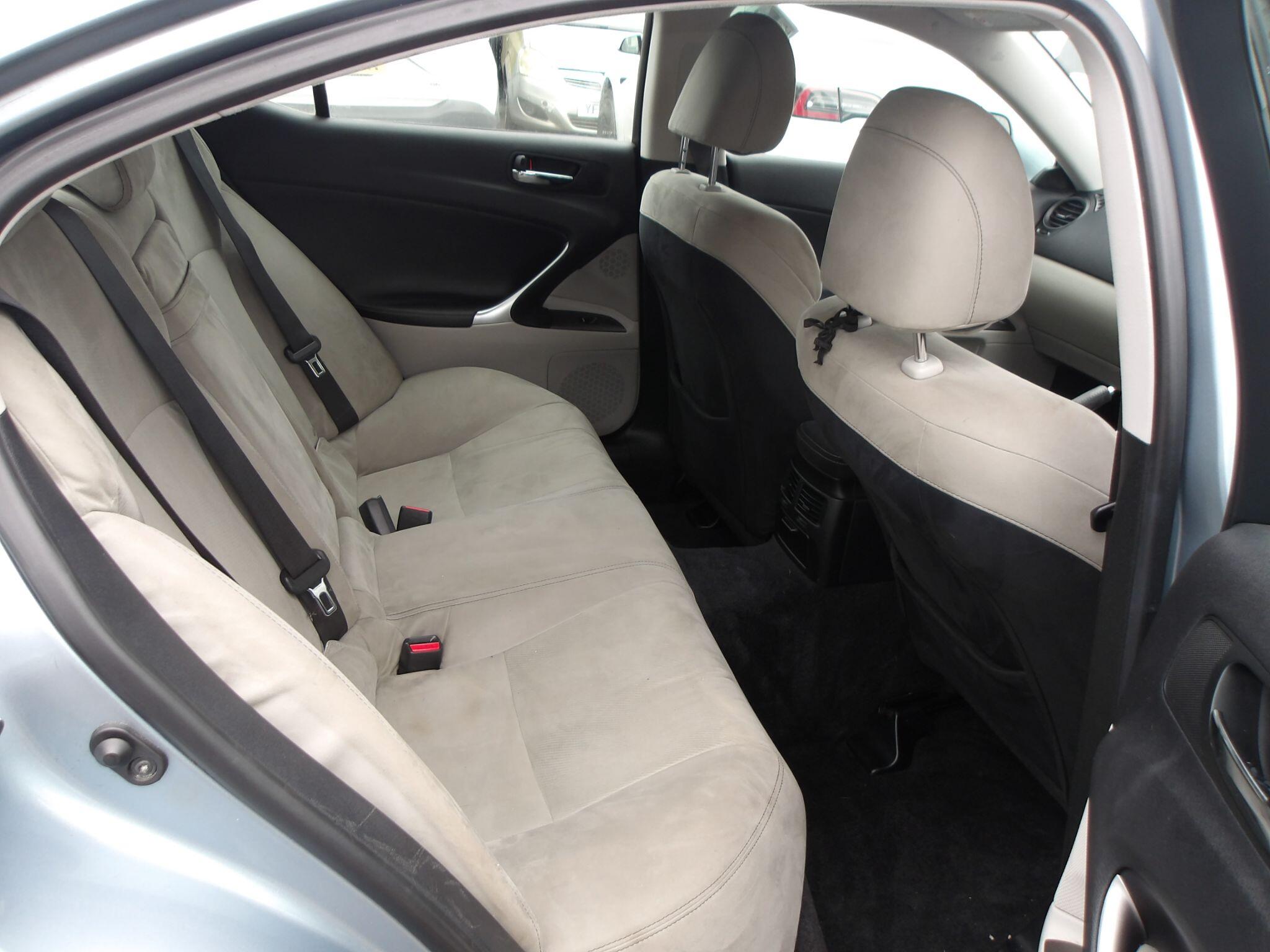 Lexus IS view 12