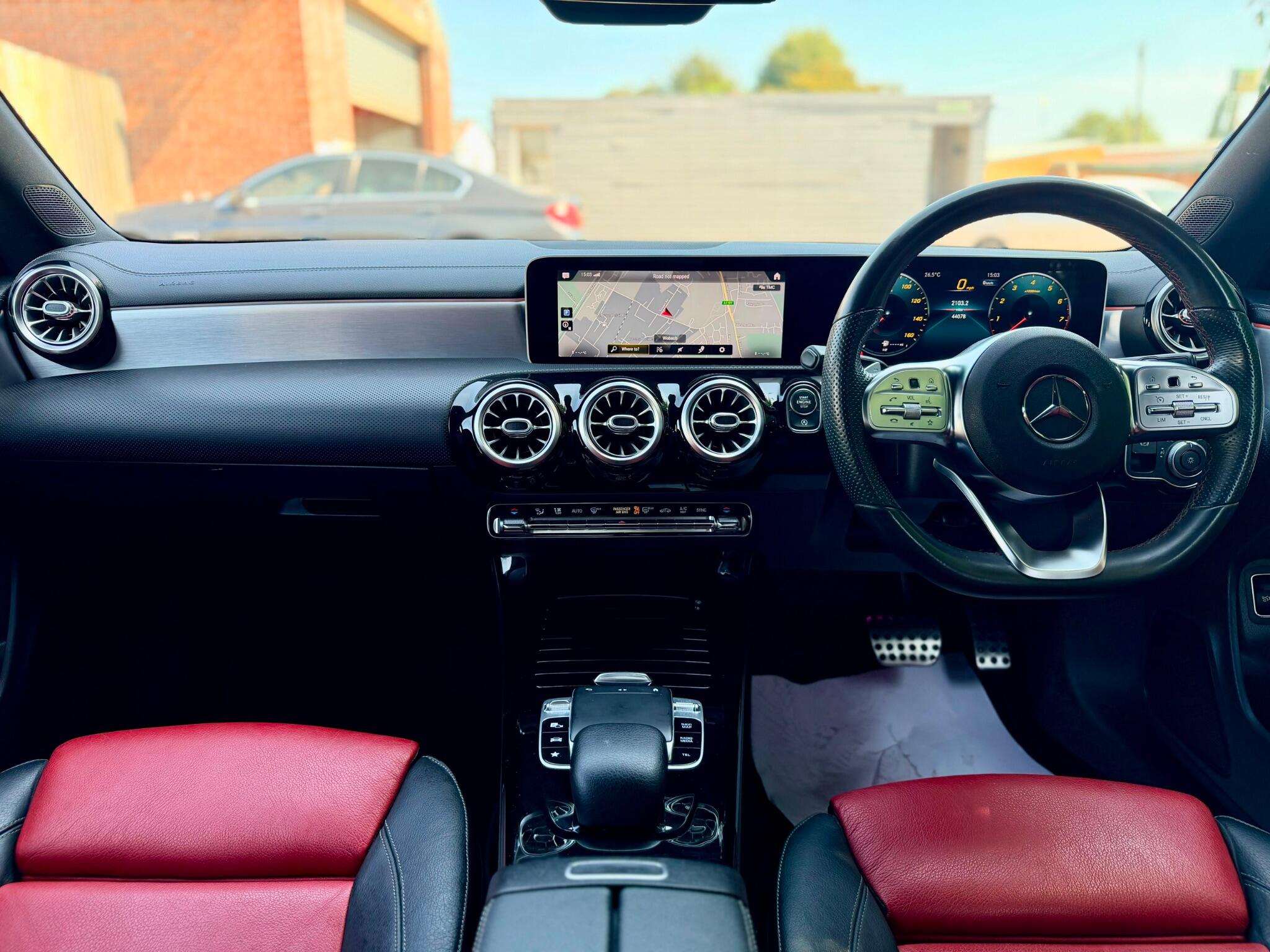 Mercedes-Benz Cla view 13