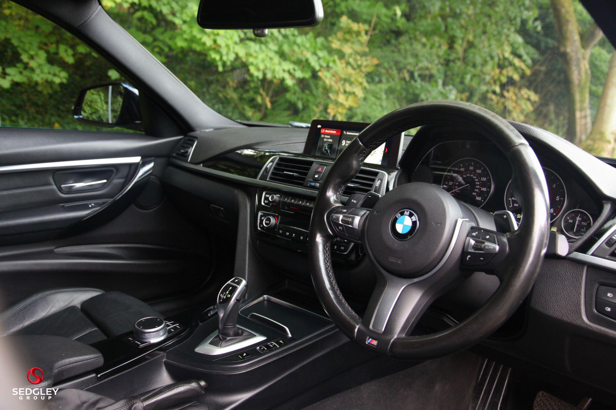 BMW 3 Series view 16