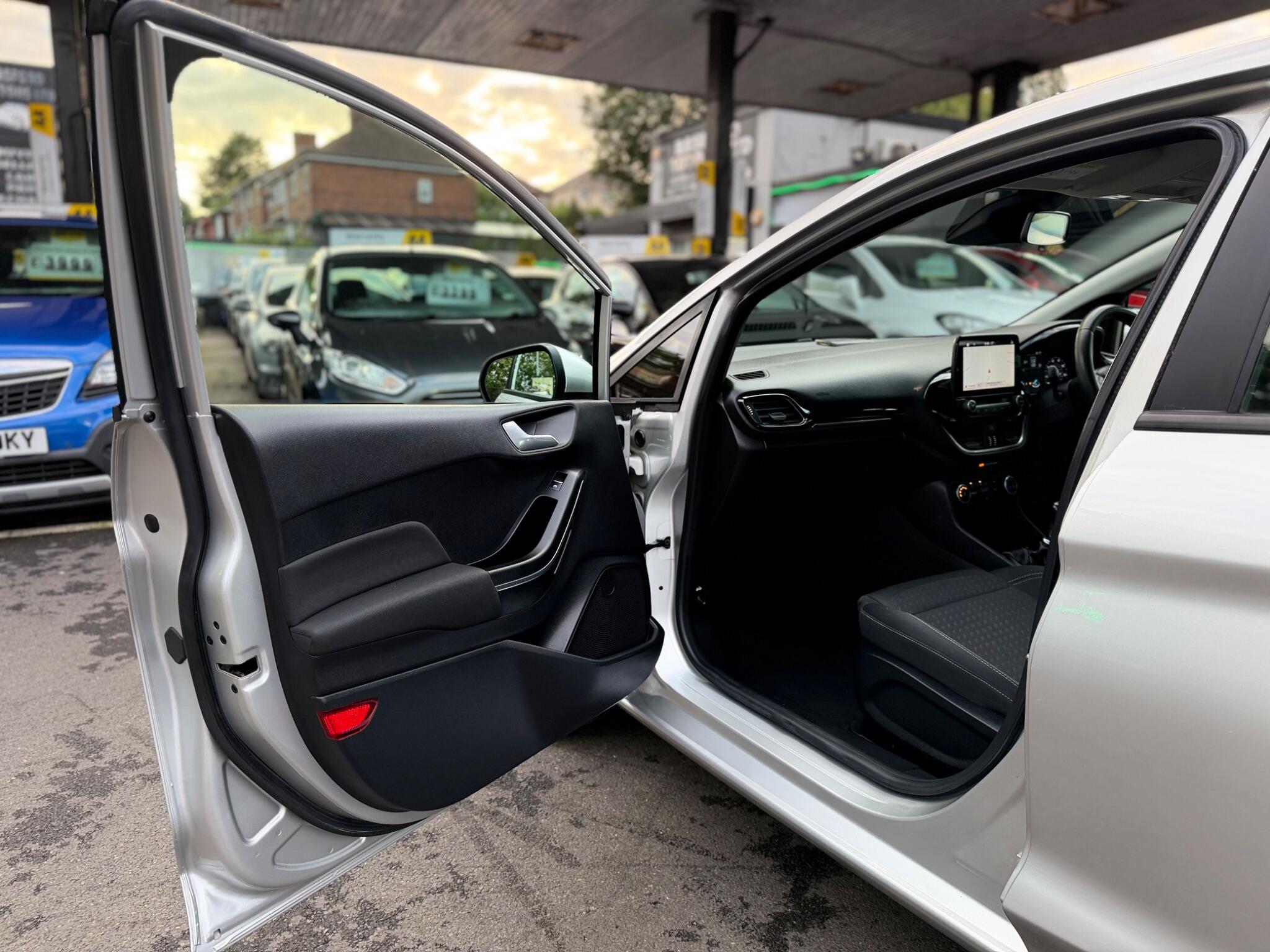Ford Fiesta view 11