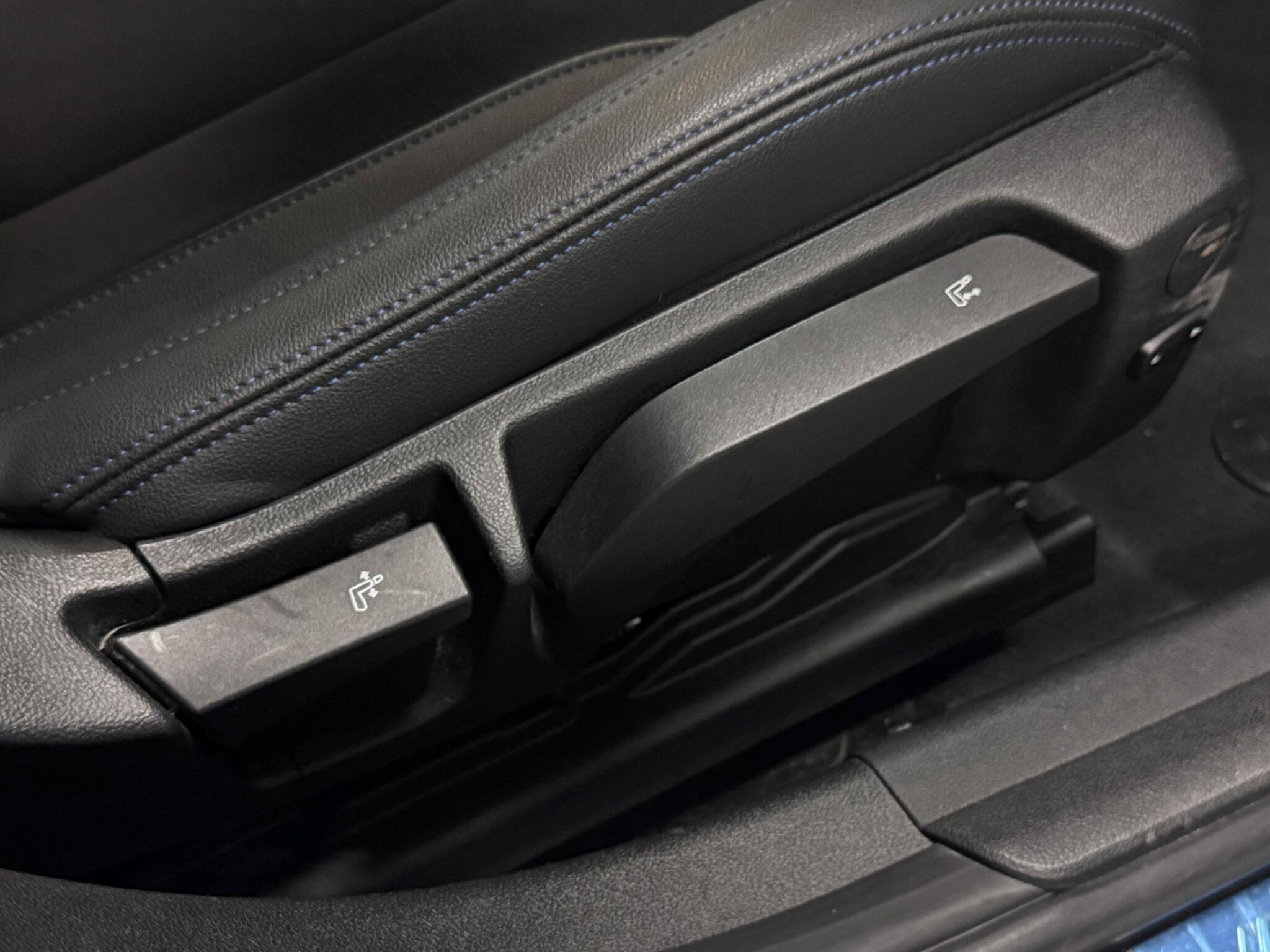 BMW 3 Series view 28
