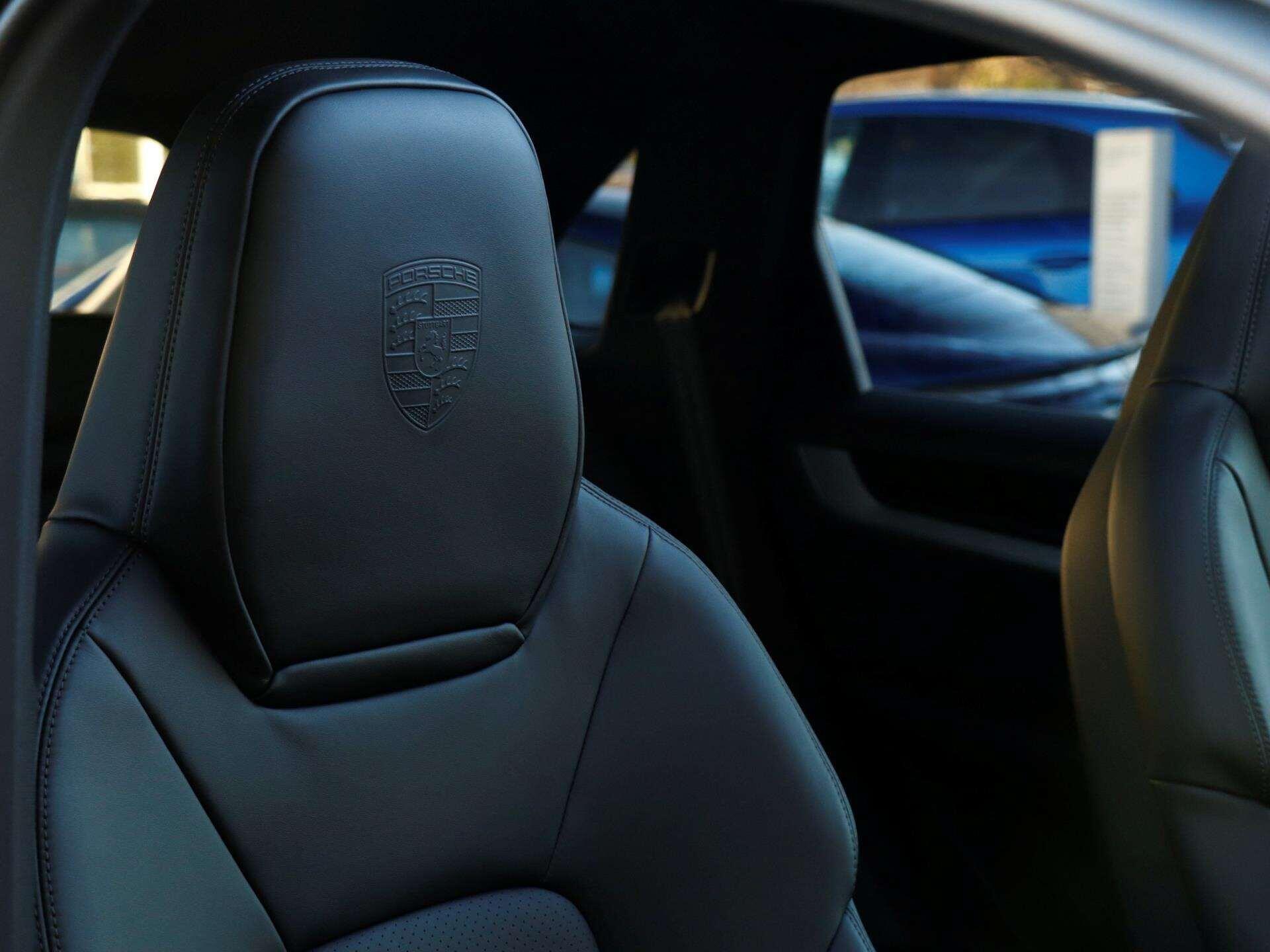 Porsche Cayenne view 24