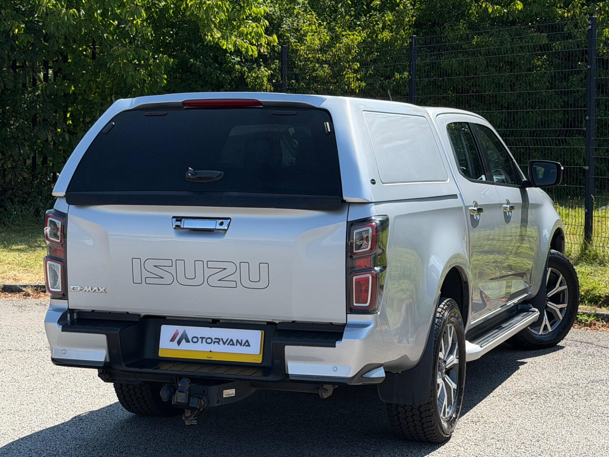 Isuzu D-Max view 14