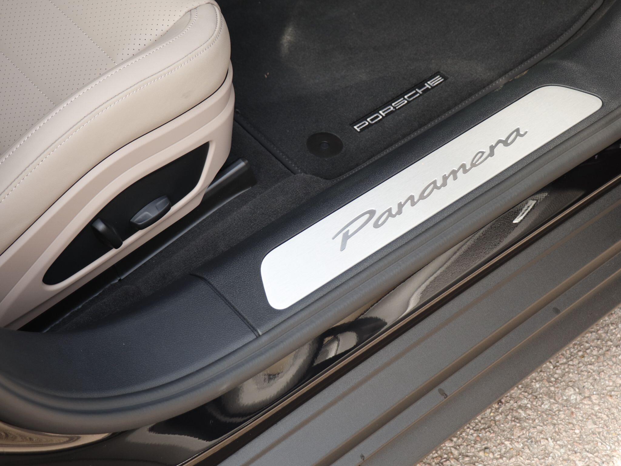 Porsche Panamera view 23