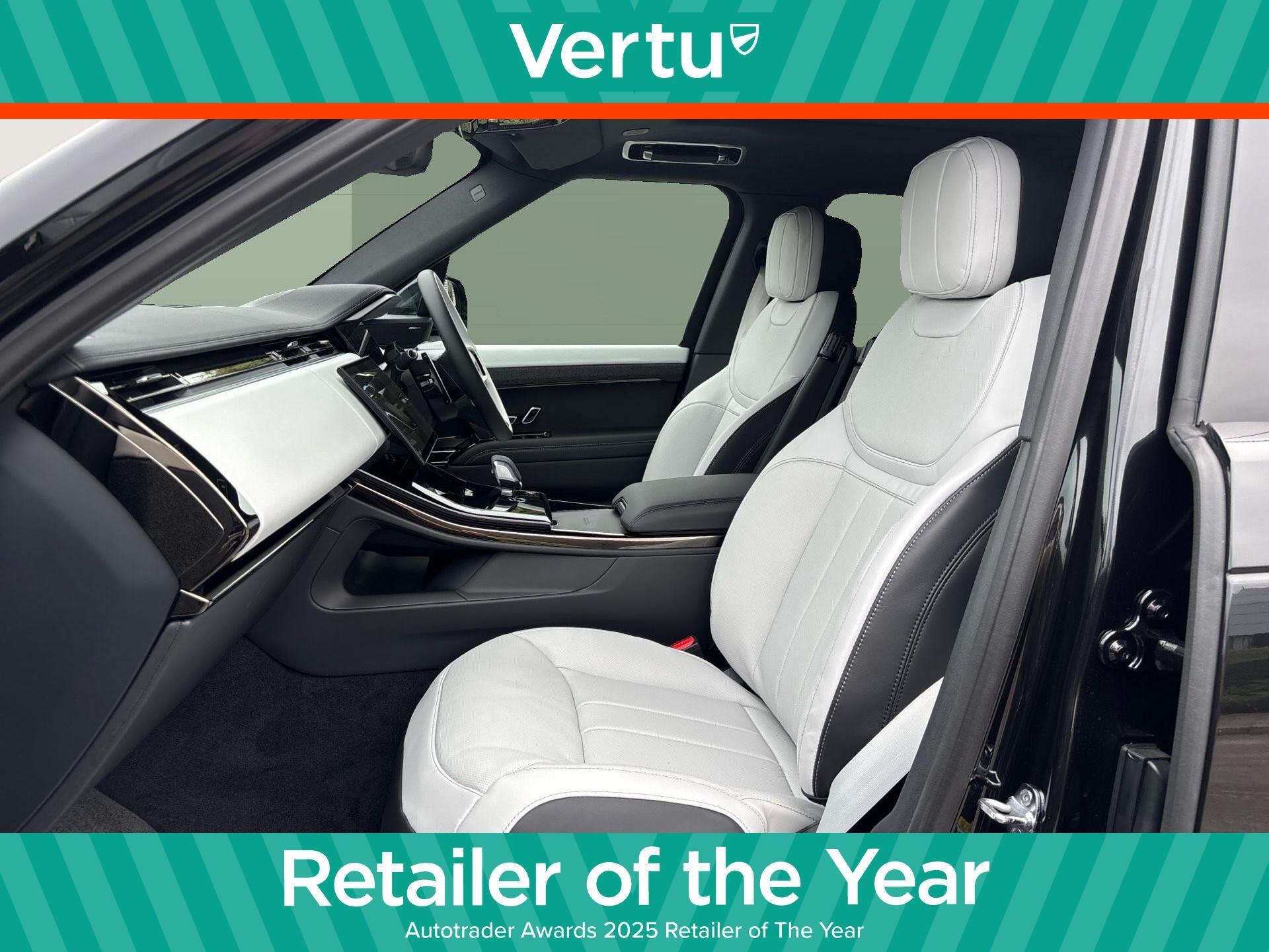 Land Rover Range Rover Sport view 3