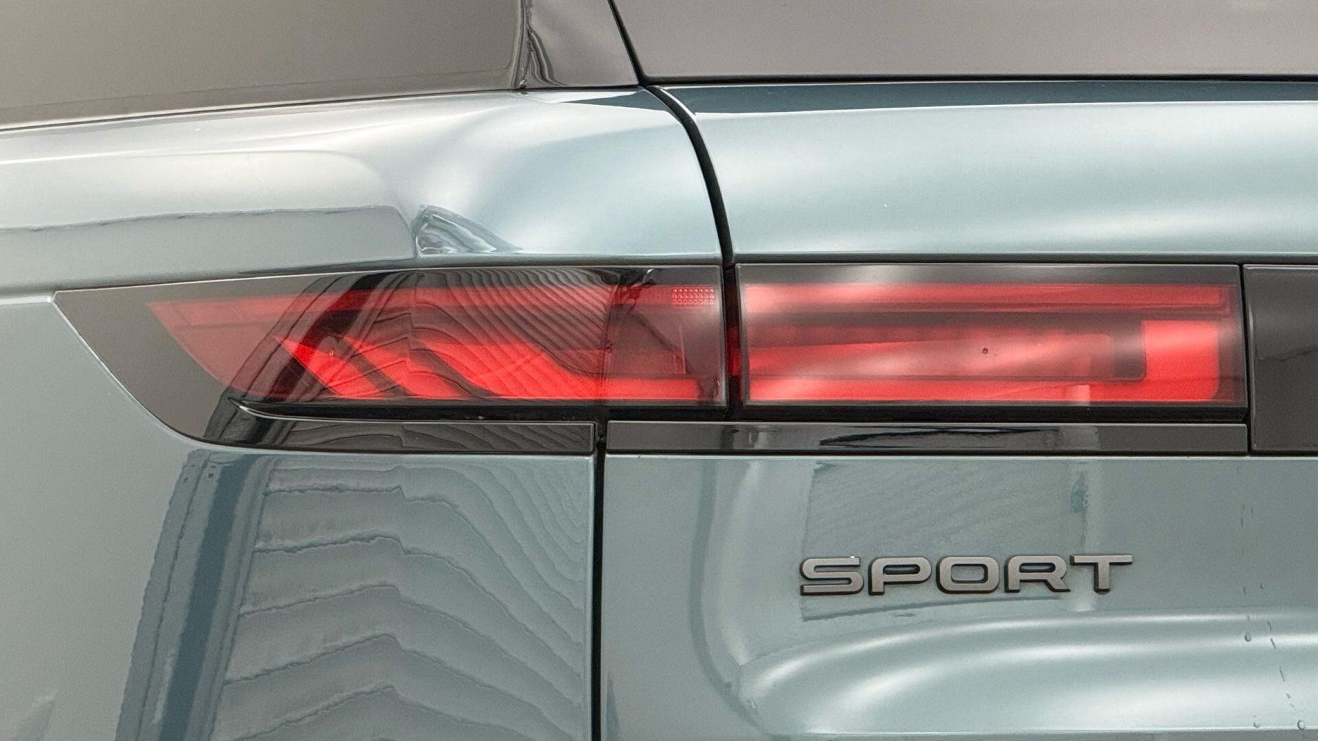 Land Rover Range Rover Sport view 19