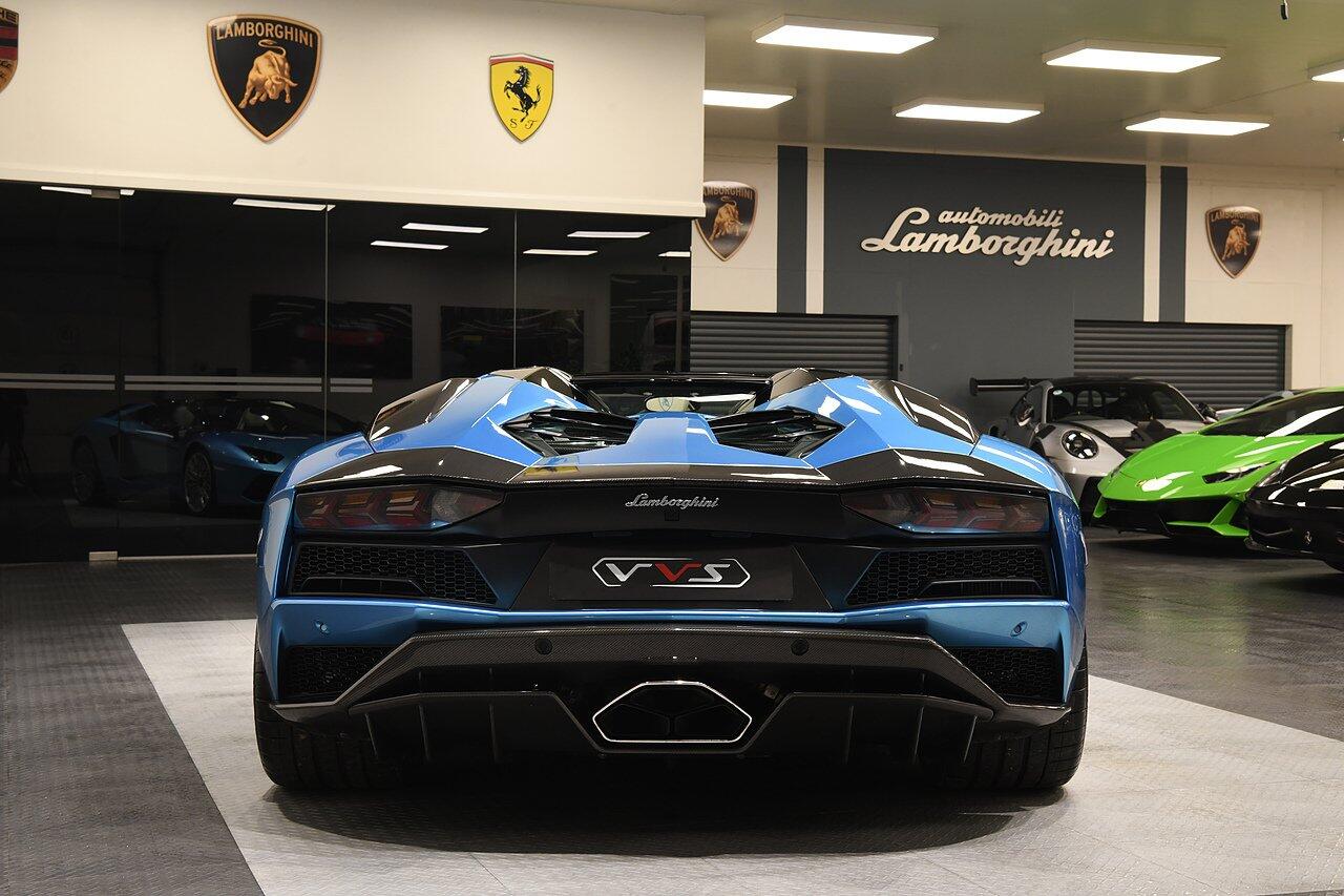Lamborghini Aventador view 47