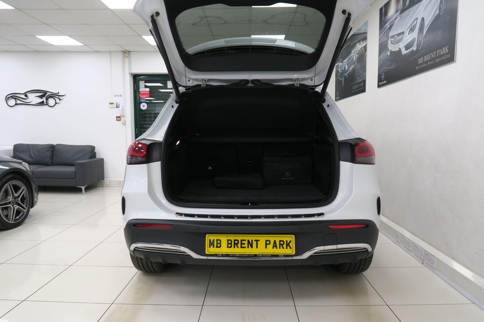 Mercedes-Benz EQA view 20